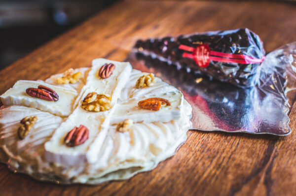 Croûte poire et brie (Disponible en boutique seulement)
